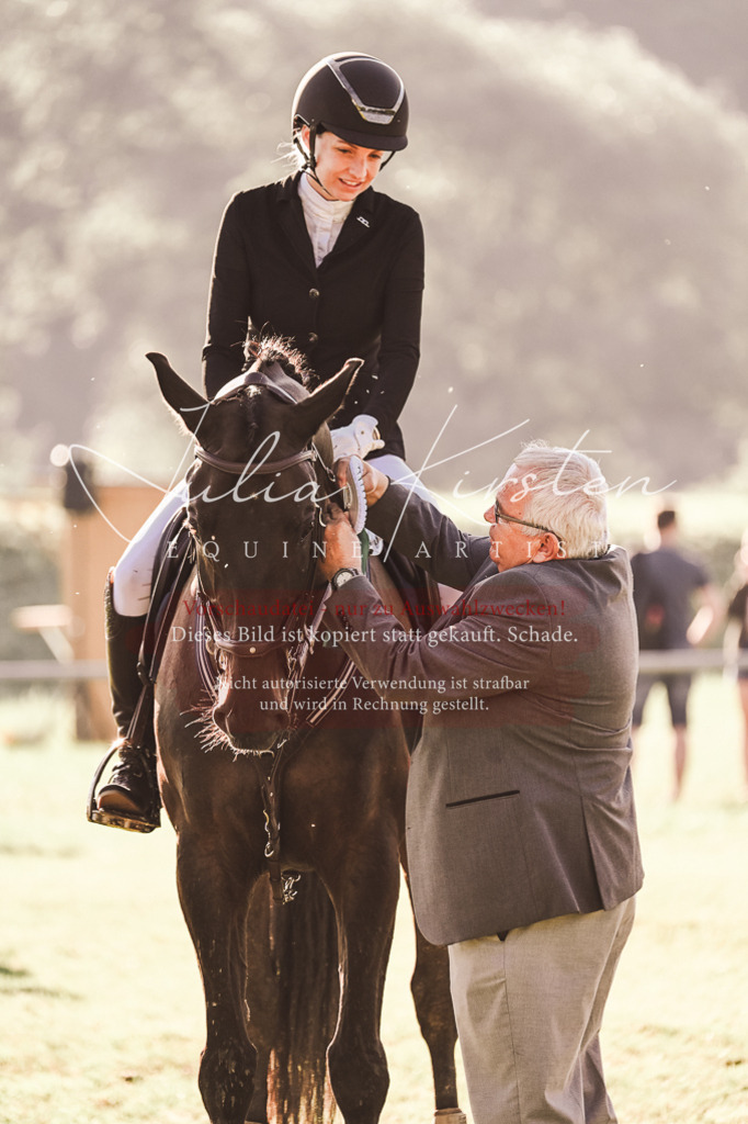 DSC_4615 | Pferde- und Turnierfotografie in Westsachsen. Pferdeportraits, Auftragszeichnungen und intuitive Kunst.