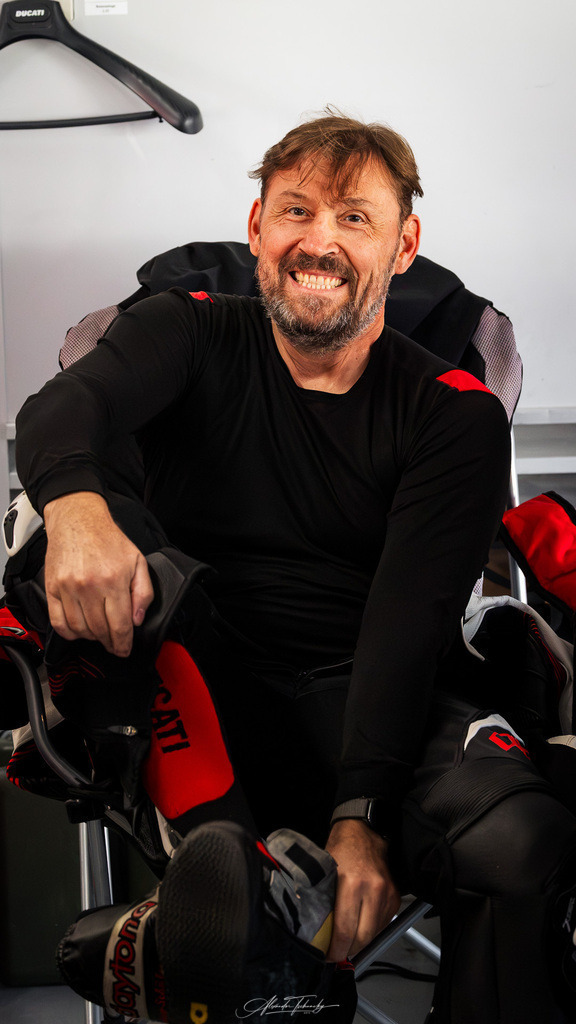 Ducati Trackday Hockenheimring 2026 | Entdecken Sie die faszinierende Welt von Alexander Tschuncky Arts: Kreative Fotografie, atemberaubende Automobilkunst und hochwertiger Bilderdruck. Lassen Sie sich inspirieren! - Realisiert mit Pictrs.com