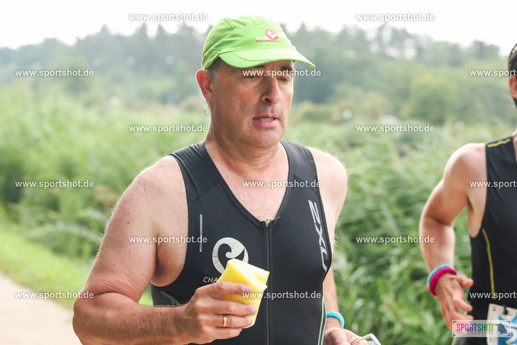 LUR_1664 | 34. M-net Erlanger Triathlon 2025 #erlangertriathlon  #mnettriathlon2025 #mnettriathlon #team #olympischedistanz #mitteldistanz #triathlon #maindonaukanal  #erlangertriathlon2025 #yourpictrs #tv1848 #tv1848erlangen  #triathlonbayern #sportinerlangen #demsportverbunden #sportshot_your_pictrs Copyright: www.sportshot.de