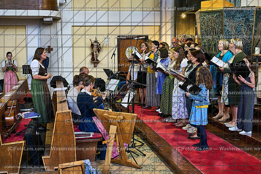 ALP2045_Pfarrfirmung Wieselburg_Chor-Musik | (C)FotoLois.com, Alois Spandl, Pfarrfirmung in Wieselburg mit Firmspender Eduard Gruber (ehemaliger Generalvikar der Diözese St. Pölten), Sa 3. Juni 2023.