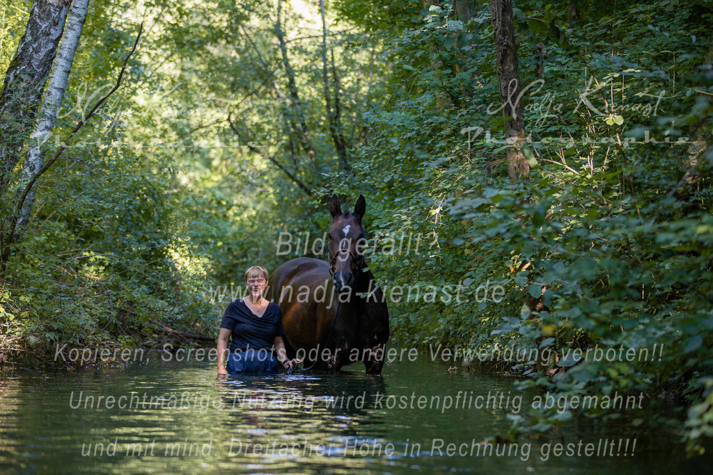 Auswahl_Photographie_Nadja_Kienast__F6A6136-Verbessert-RR | Ich biete Ihnen einzigartige und individuelle Fotoshootings mit Ihren Tieren.
In individuellen Coachings lernen Sie, wie sie von Ihrem Pferd, Ihrer Katze, Ihrem Hund oder einfach Ihrem persönlichen Lieblingstier eindrucksvolle Fotos machen können.
