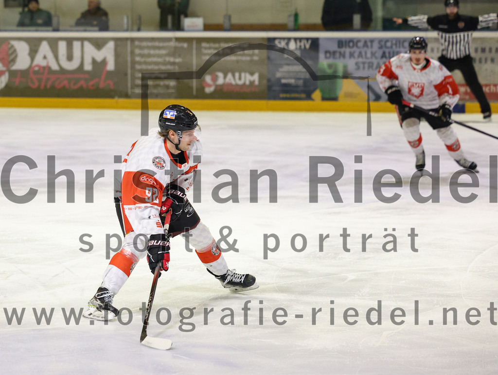 2024-01-12_012_TSV_Erding_gegen_EV_Dingolfing | Erding, Deutschland, 12.01.2024:
Eishockey, Bayernliga Vorrunde 2023 / 2024, 24. Spieltag, TSV Erding gegen EV Dingolfing, Endergebnis: 10:2

Anthony Gagnon (EV Dingolfing, #92)

Foto: Christian Riedel / fotografie-riedel.net
