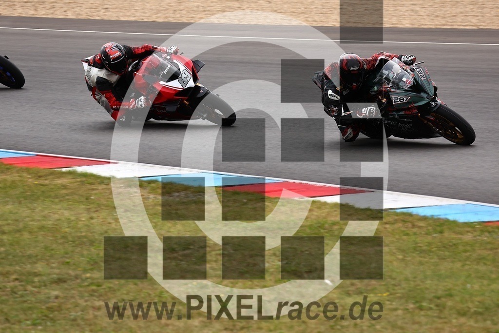 0089-20250829_04954 | Schöne Erinnerungen an spannende Momente - das festzuhalten ist unser Job. PIXELrace.de ist seit 2003 auf den Rennstrecken Europas unterwegs um die Action draußen beim Fahren und die wunderbare Stimmung imm Fahrerlager für euch einzufangen.