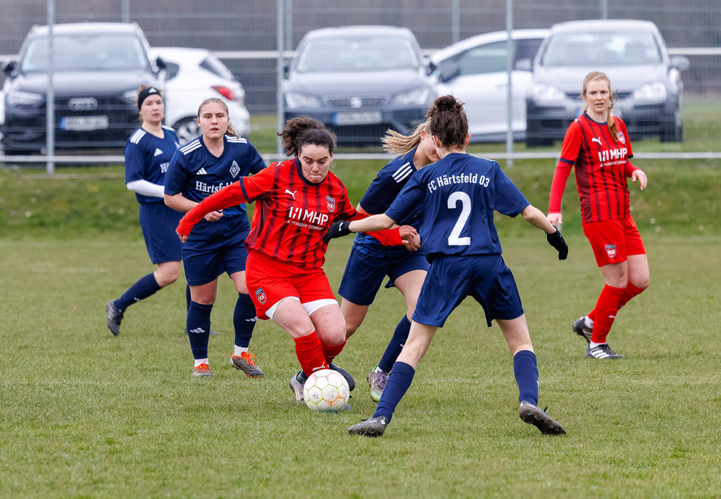 HÄRFCH_260404_3-50 | FC Härtsfeld 03 vs. 1.FC Heidenheim 1846 II, Fußball, Frauen, Bezirksliga, 2025/2026, 11. Spieltag, 04.04.2026 in Dunstelkingen (Foto: Michael Bulling) - Realisiert mit Pictrs.com