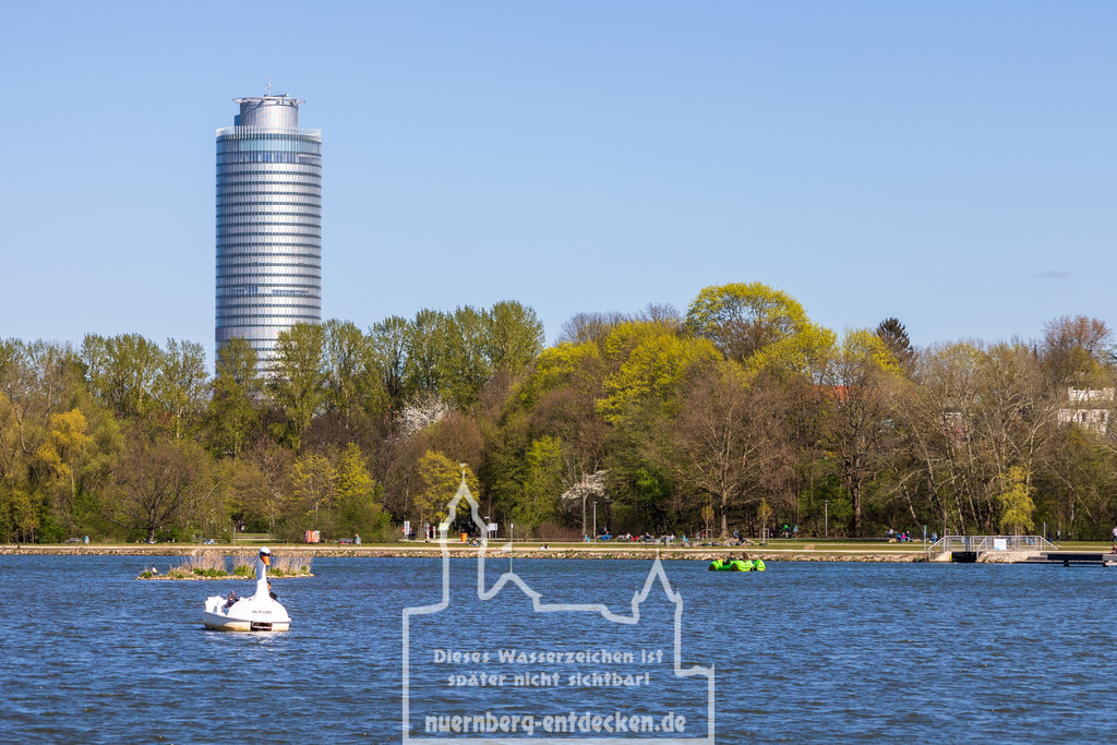 Frühling am Wöhrder See | Frühlingsbeginn im Naherholungs- und Landschaftsschutzgebiet Wöhrder See in Nürnberg. Die Bäume werden langsam grün und der Tretbootverleih hat wieder geöffnet. Eine perfekte Möglichkeit für alle Nürnberger, meist in Laufweite, sich zu entspannen.  - Realisiert mit Pictrs.com