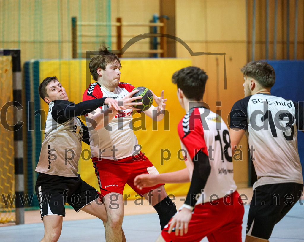 2023-01-21_029_SpVgg_Altenerding_gegen_SC_Eching | Erding, Deutschland, 21.01.2023:
Handball, Bezirksoberliga Männer 2022 / 2023, 12. Spieltag, SpVgg Altenerding gegen SC Eching, Endergebnis: 29:34

Niklas Fleps (SpVgg Altenerding, #17), Tim Steininger (SpVgg Altenerding, #18), Justin Pausch (SC Eching, #13)

Foto: Christian Riedel / fotografie-riedel.net