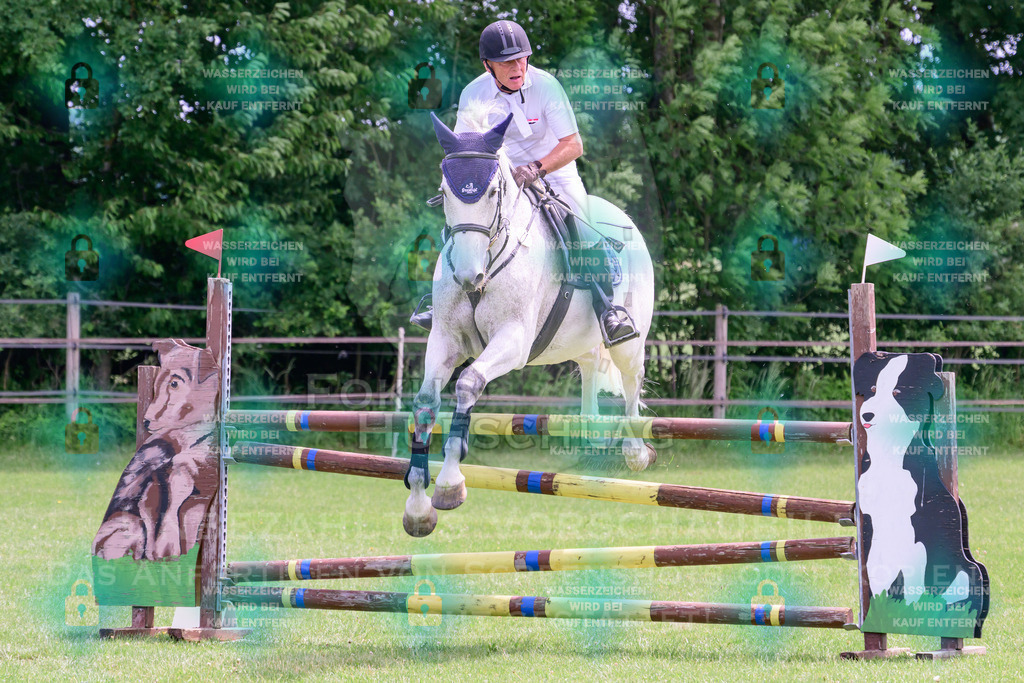 30052026-Forstinning-Prfg23-0143 | Fokus Hufschlag Fotografie - Realisiert mit Pictrs.com