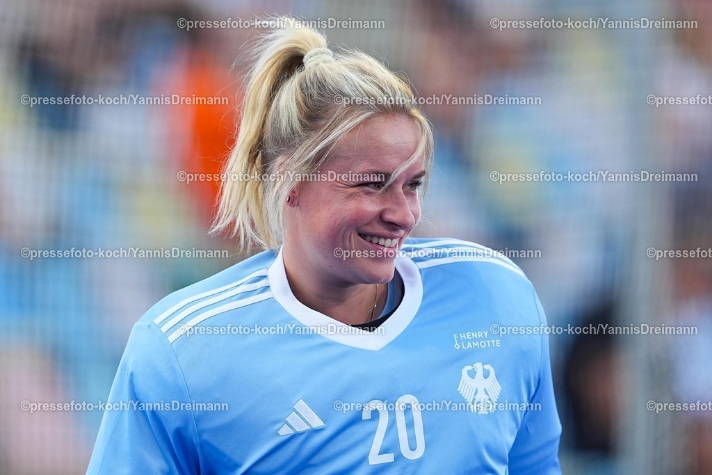 xydrx11082503035 | 11.08.2025, xydrx, Frauen EuroHockey Championship 2025, Gruppenphase, Gruppe A, Deutschland - Niederlande, Sparkassenpark Mönchengladbach: Julia Sonntag (GER #20)