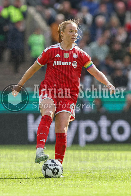 14.05.2026, GER, Fussball, Frauen, DFB-Pokal, Finale, Saison 2025/2026, VfL Wolfsburg - FC Bayern München | Glodis Viggosdottir (Bayern) in Aktion am Ball, Einzelaktion