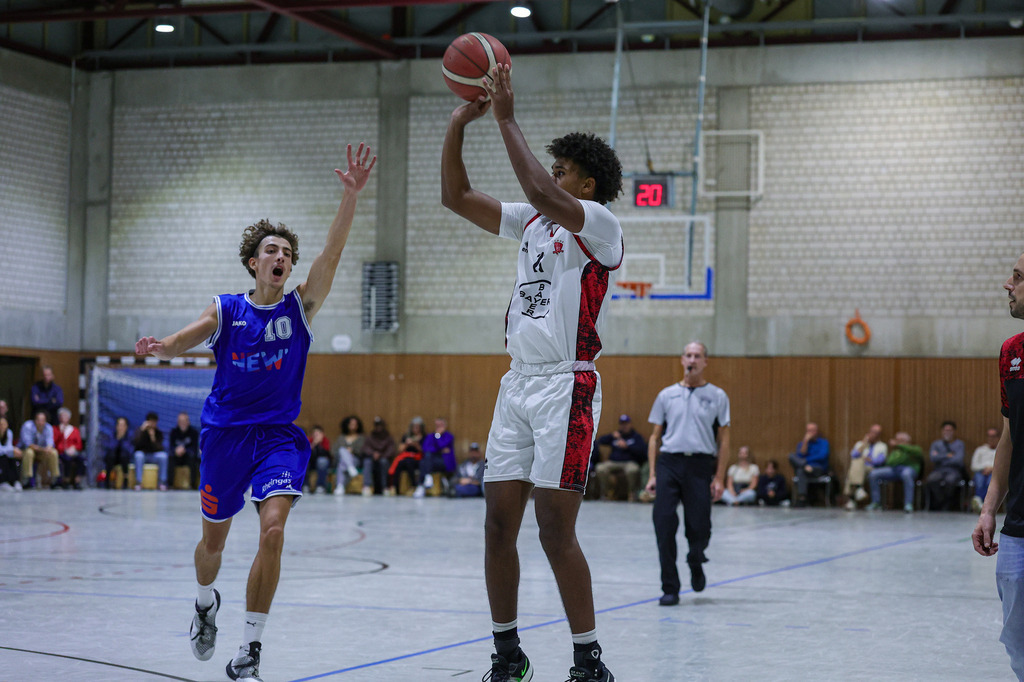 Regio BAYER GIANTS vs NEW Elephants Grevenbroich-46 | Fotos von Basketballspielen aus dem Raum NRW fotografiert von Gero Mueller-Laschet und Daniel Schaefer - Realisiert mit Pictrs.com