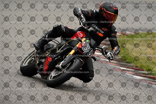 25bt02-1288 | markuskiefer.com - Realisiert mit Pictrs.com