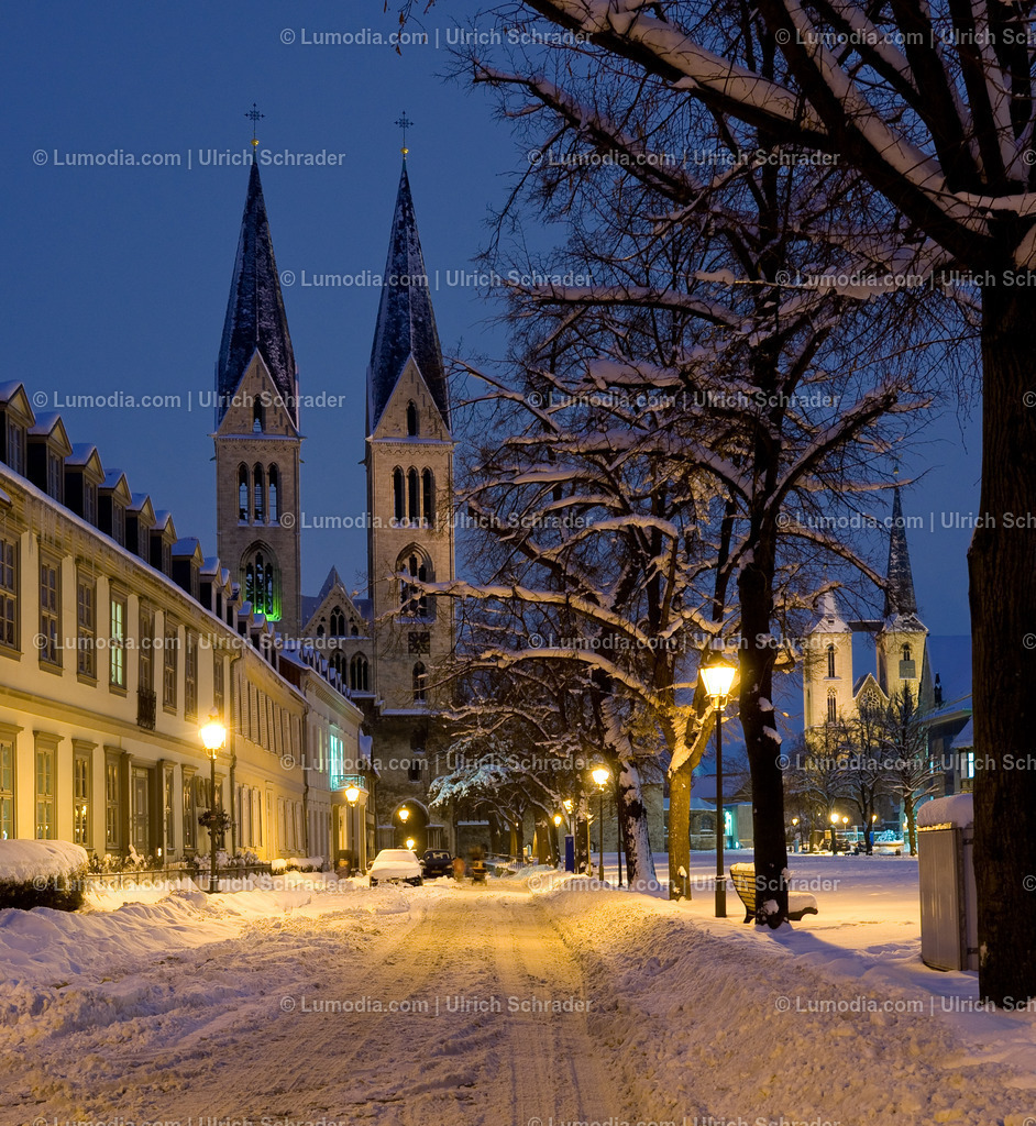 00491-1995 - Winterabend | Stockfoto und Bilderpool mit Bildmaterial aus Deutschland, dem Harz, Halberstadt, Quedlinburg, Wernigerode und weltweit. Qualitativ hochwertige und professionelle Fotos anschauen und kaufen. - Realisiert mit Pictrs.com