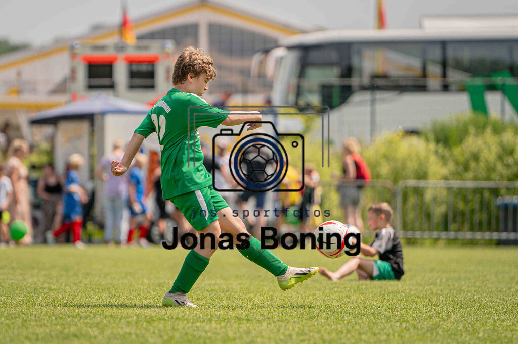 Fußball I E-Junioren I Saison 2025-2026 I OM-Cup Lüsche I Sonntag  I 23705 | jns.sportfotos - Realisiert mit Pictrs.com