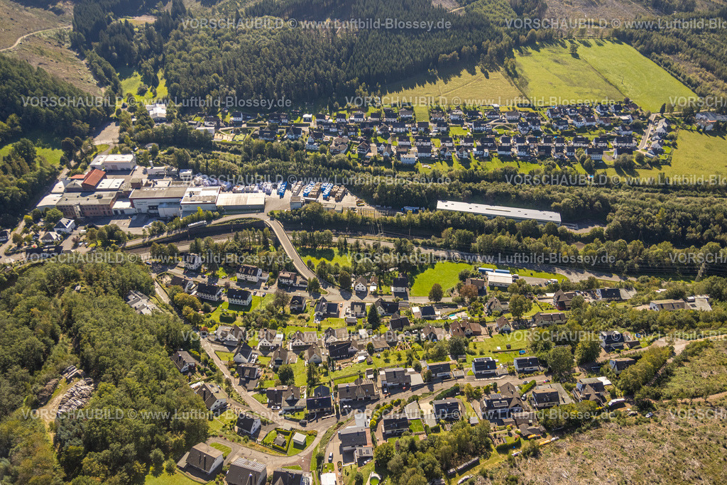 Kirchhundem230910267Kirchhundem | Luftbild, Wohnsiedlung Kampstraße und Wohnsiedlung Hogge Sonnenstraße, Hofolpe, Kirchhundem, Sauerland, Nordrhein-Westfalen, Deutschland