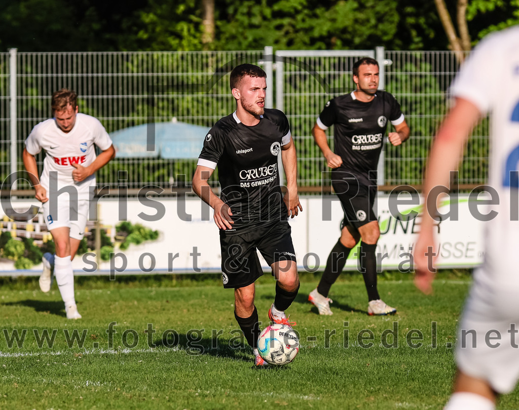2023-07-18_076_FC_Herzogstadt_gegen_FC_Eitting | Erding, Deutschland, 18.07.2023:
Fußball, TOTO Pokal 2023 / 2024, 1. Spieltag, FC Herzogstadt gegen FC Eitting, Endergebnis: 2:4 n.E.

Daniel Karamatic (FC Herzogstadt, #10)

Foto: Christian Riedel / fotografie-riedel.net