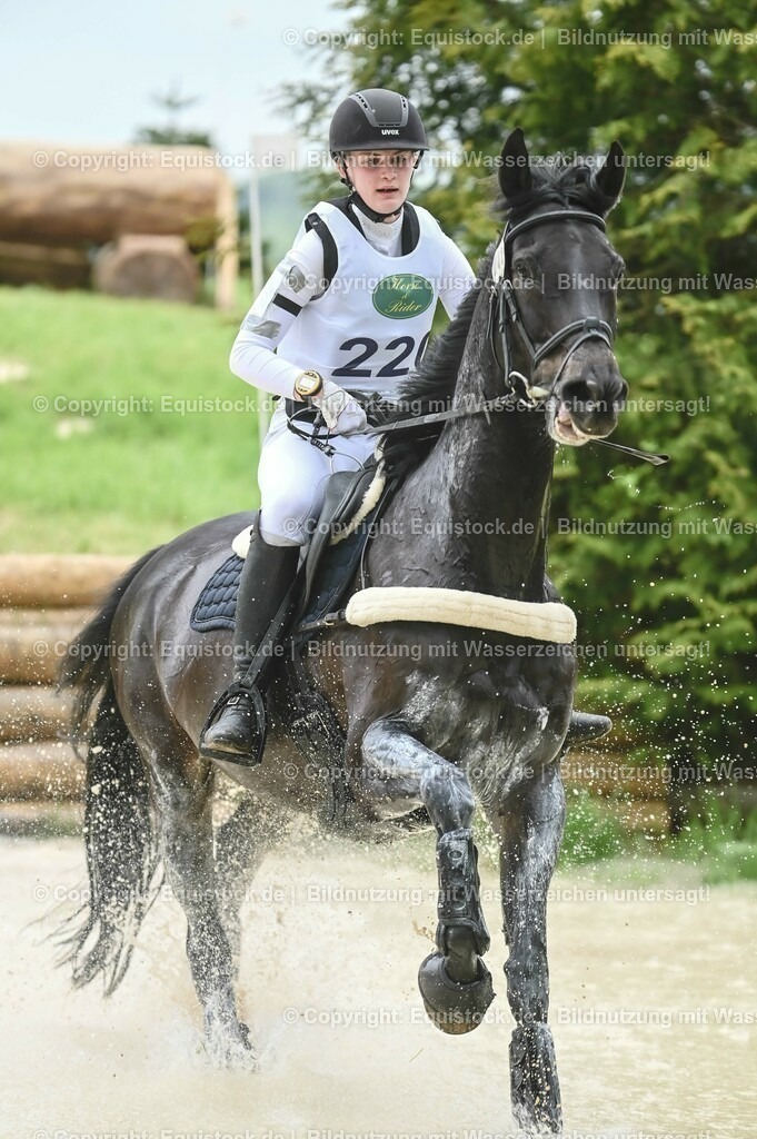 20230513_CCI2_Section2_Gelände_0265 | equistock