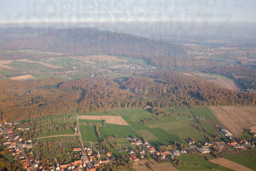 Ortsansicht | Luftbild: Ortsansicht in Nehwiller-près-Wœrth im Bundesland Bas-Rhin in Frankreich. Foto: IMG_54131.jpg vom 21.10.2012 durch Werner Riehm/FLY-FOTO.de - Realisiert mit Pictrs.com