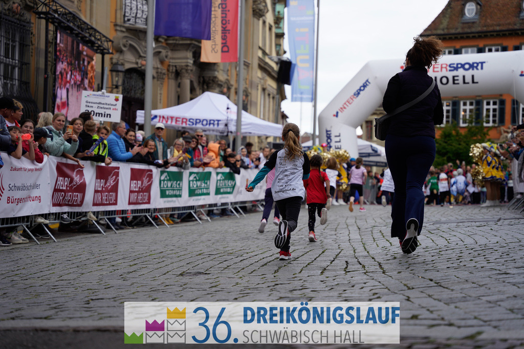 AOK Junior Cup 400m | 3Königslauf 2022 AOK Junior Cup 400m - Realisiert mit Pictrs.com