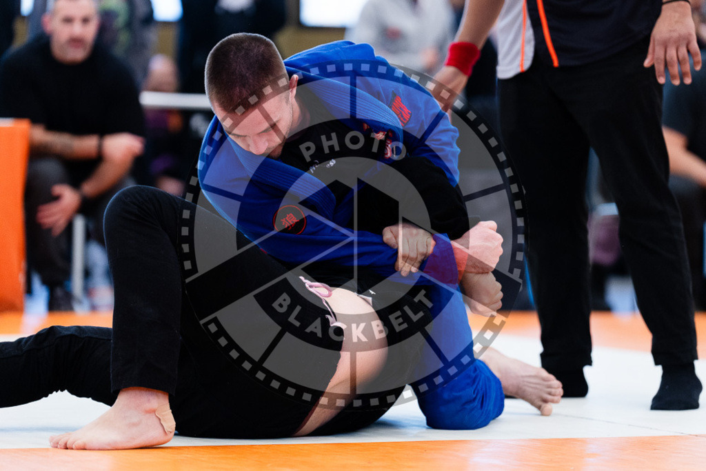 20251122PBB13260 | Athletes compete during the Grappling Industries Berlin Jiu-Jitsu and Grappling Championship, on November 22, 2025 in Berlin, Germany. © photoblackbelt