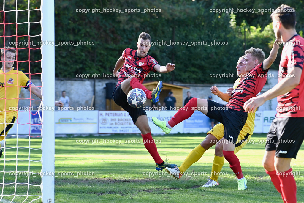 ATUS Ferlach vs.KAC 1909 16.9.2023 | #20 Hannes Plieschnegger KAC, #8 Erwin Bajric ATUS Ferlach, #4 Patrick Legner KAC, #21 Marjan Ogris-Martic ATUS Ferlach, Kärntnerliga, ATUS Ferlach - KAC 1909 am 16.09.2023 in Ferlach (Sportplatz ATUS Ferlach), Austria, (Photo by Bernd Stefan)