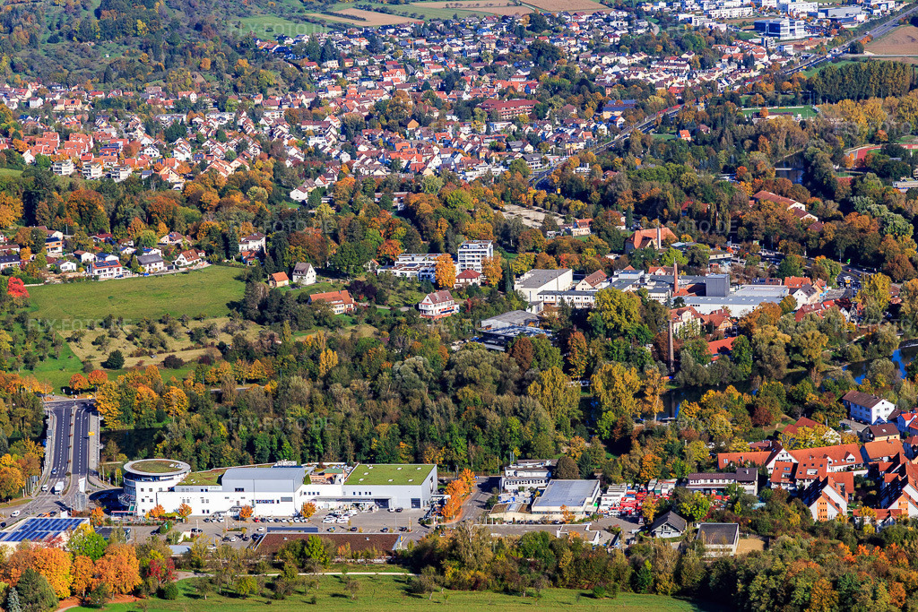 Luftbild: Lidl Parkplatz und Spotstudio Kraftwerk in Nürtingen im Bundesland Baden-Württemberg in Deutschland. Foto: IMG_119290.jpg vom 14.10.2019 durch Werner Riehm/FLY-FOTO.de