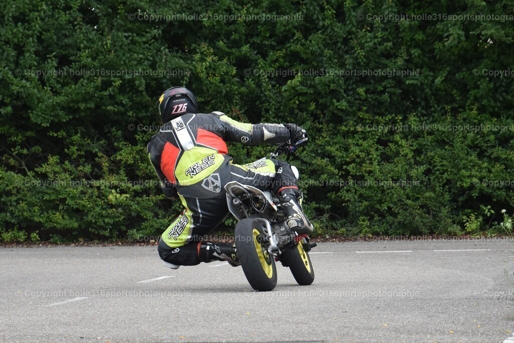 DSC_0389 | Sportfotografie , Motorsport, Motoross, Reitsport, Mointainbike, Enduro,
Landschaft , Outdoor, Eventfotografie, Landschaft, Bilder online bestellen - Realisiert mit Pictrs.com