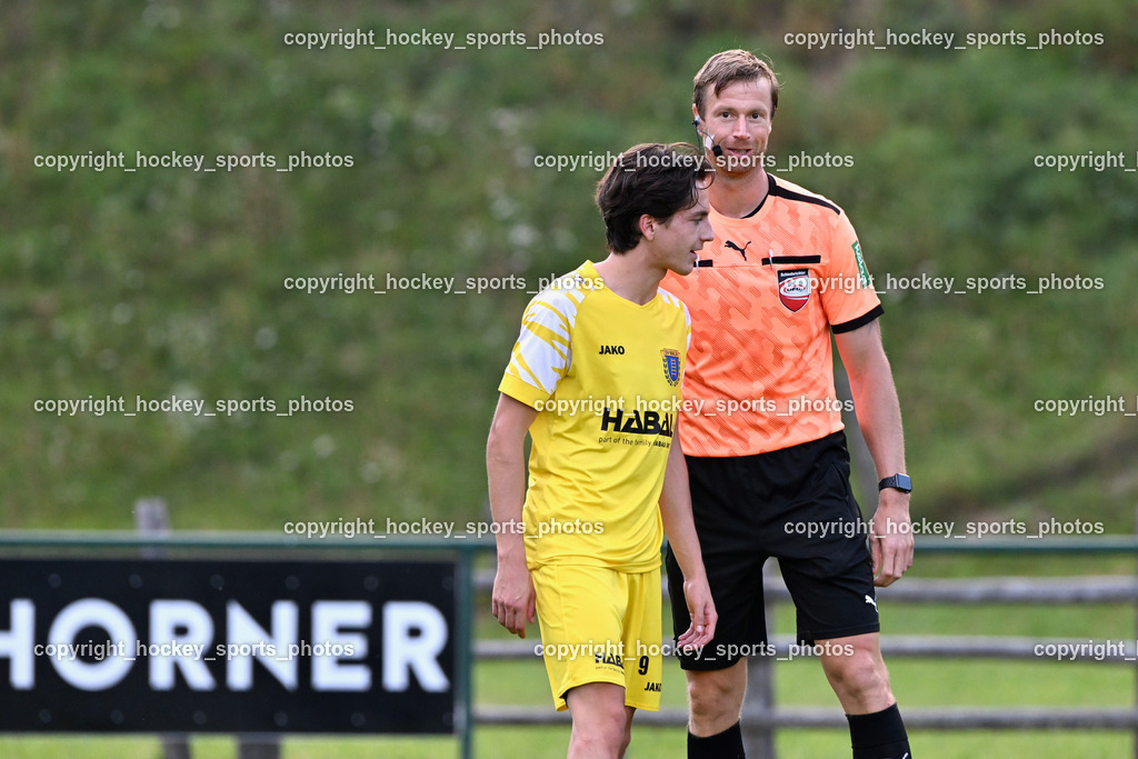 SV Malta vs. ATUS Velden | #9 Luca Christian Pertl SV Malta, Stephan Orel Referee, SV Malta vs. ATUS Velden, SV Malta vs. ATUS Velden am 19.08.2025 in Malta (Sportplatz Malta), Austria, (Photo by Bernd Stefan)