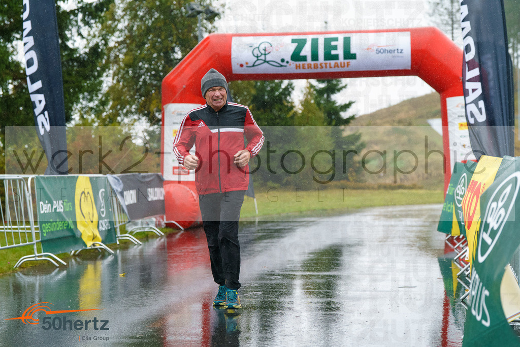 50Hertz-Zielbilder Herbstlauf | Rennsteig-Herbstlauf am 5. Oktober 2025 - Neuhaus/Rwg. nach Masserberg
