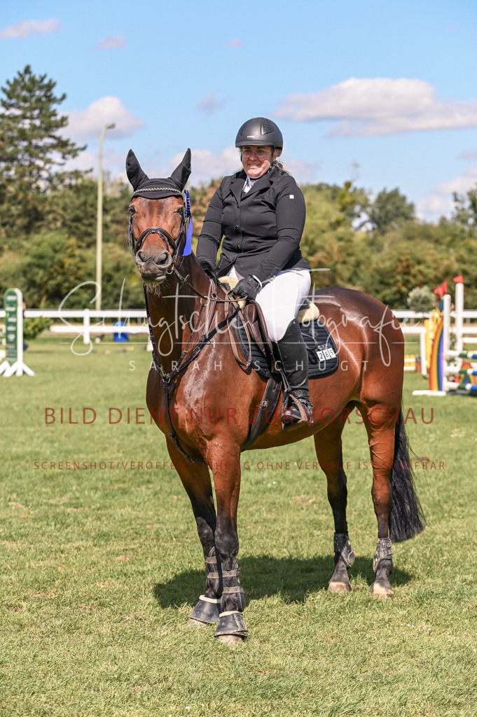 Schugtsche-Düren.2024-05.Springprf.E-66 | Schugtsche Fotografie - Realisiert mit Pictrs.com