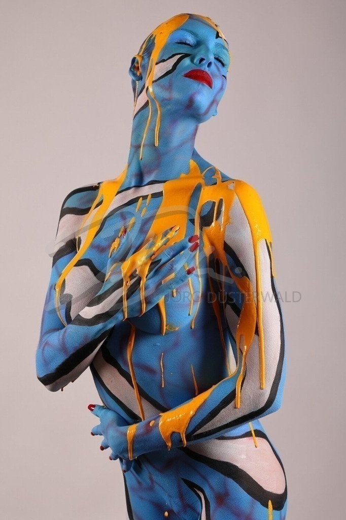 BodyArt-LIGHTBLUESPLASH_0443 | #016 | Modell: Karo | Foto: Andreas Meier - Realisiert mit Pictrs.com