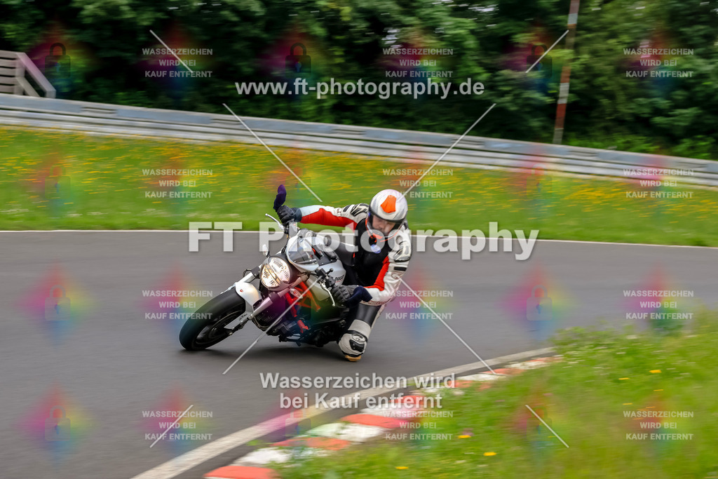 VBK-6971 | Hier findet Ihr Bilder von Touristenfahrten auf der Nürburgring Nordschleife oder von anderen Veranstaltungen die ich besucht habe. Viel Spass beim Durch Schauen 