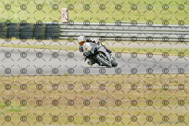 25bt05-0151 | markuskiefer.com - Realisiert mit Pictrs.com