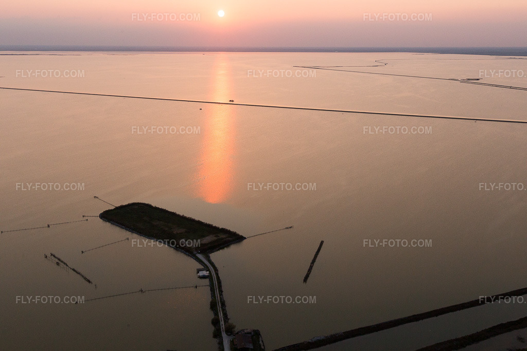 Aerial view: View of the town in La Cascina in the state Emilia Romagna, Italy. – Photo: IMG_098578.jpg taken on 04/05/2017 by Werner Riehm/FLY-FOTO.com – Resolution of the original: 5472 x 3648 px