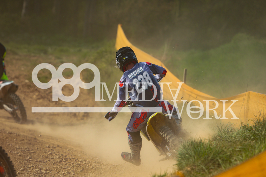 5E6A1618 | 989 MEDIAWORK