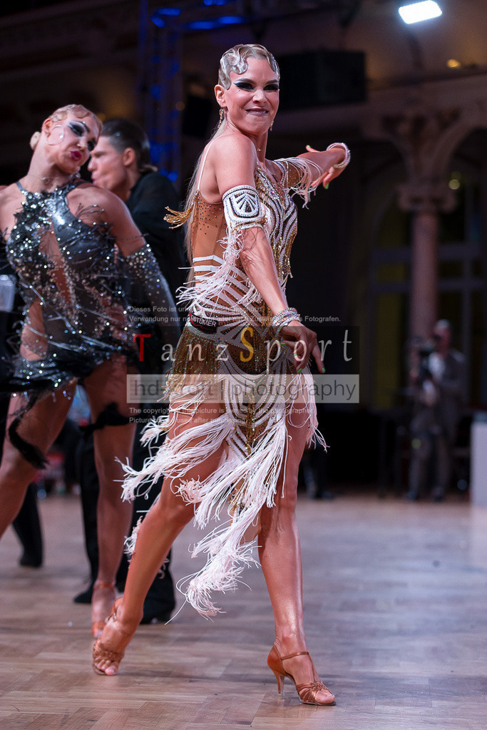 20240706_WDSF_WO_Latin_12241 | Tanzsportbilder, Standardtanz, Lateintanz, WDSF, DTV, LTVB, dancecomp, goc, hessen tanzt, blaues band der spree, walzer, tango, wiener walzer, slowfox, quickstepp, samba, rumba, cha-cha-cha, paso doble. jive, hd-kroft photography, turniertanzsport