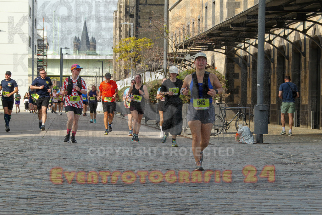 250920_1501_EV4_7908 | Sportfotografie im Rhein-Sieg Kreis, Köln, Bonn, NRW, Rheinland Pfalz, Hessen, etc. Unser Tätigkeitsfeld umfasst den Laufsport vom Volkslauf über den Marathon, Duathlon, Triathon bis zum Ultralauf wie Kölnpfad Ultra oder Schindertrail.