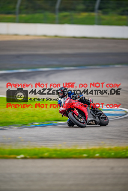 MaZZes_FotoMatrix_240702_6007705_9348 | ROT