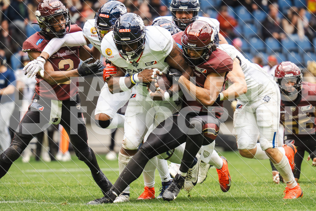 GER Rhein Fire vs. Paris Musketeers, Football, European League of Football, Spieltag 4, Saison 2025, 08.06.2025 | GER Rhein Fire vs. Paris Musketeers, Football, European League of Football, Spieltag 4, Saison 2025, 08.06.2025Foto: Fabian Friese - Realisiert mit Pictrs.com