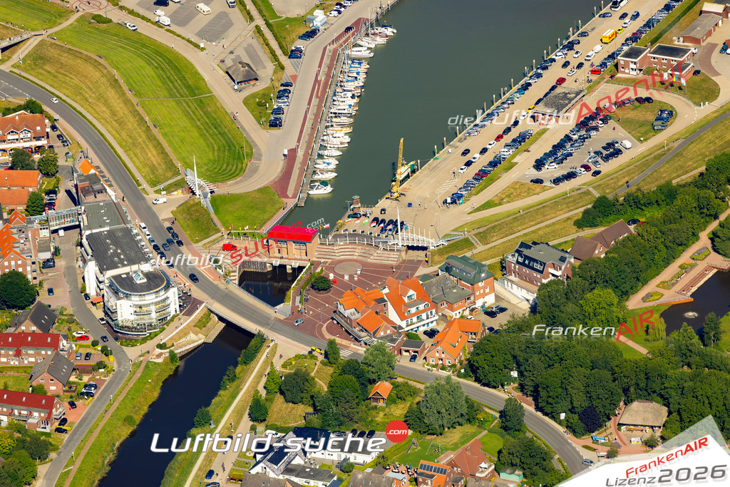 Aktuelles Luftbild von Bensersiel Esens - Die Luftaufnahme wurde 2022 mittels UL-Flugzeug erstellt ( keine Drohne ) - hochauflösende Kamera-Systeme von  Canon -Beste Qualität - Für grossformatige Ausdrucke geeignet. Die Geschenkidee !