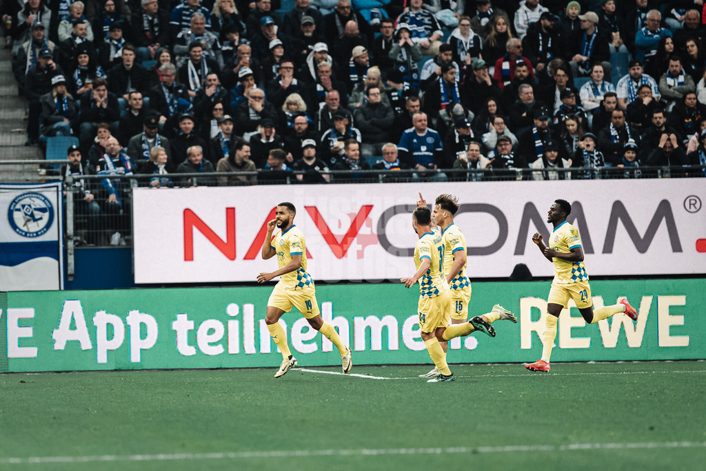 Fußball | Männer | Saison 2024/2025 | 2. Fußball-Bundesliga | 29. Spieltag | Hamburger SV vs. Eintracht Braunschweig | 11.04.2025 | Torjubel Leon Bell Bell (#19, Eintracht Braunschweig)