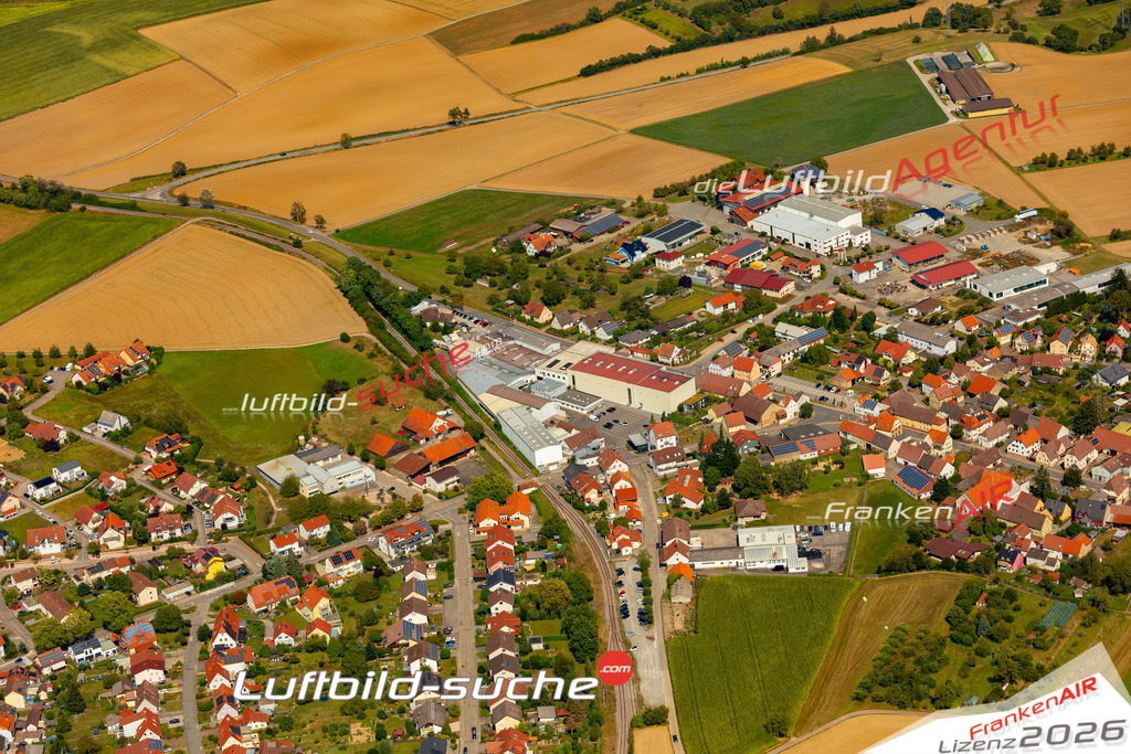 Das Luftbild zeigt :  Siegelsbach - Die Luftaufnahme wurde 2024 vom UL-Flugzeug aus erstellt ( keine Drohne ) - Hochauflösende Luftaufnahme - Für grossformatige Ausdrucke geeignet. Die Geschenkidee !Mit Lizenz und Bildrechte bestellbar