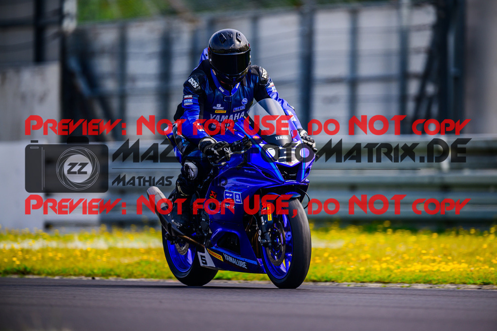 MaZZes_FotoMatrix_240831_6007705_7062 | R7