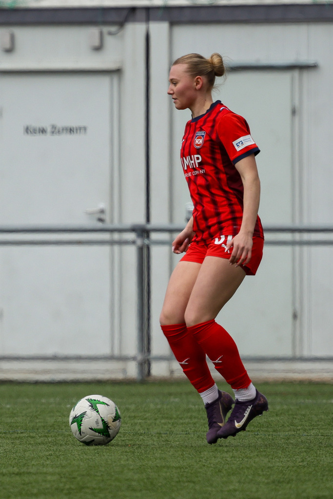 20260329-FCH-WaldebeneStuttgart_019 | 1.FC Heidenheim 1846 vs. FSV Waldebene Stuttgart, Fußball, Frauen, Oberliga, 2025/2026, 15. Spieltag, 29.03.2026 in Heidenheim, Kunstrasen b. Voith-Arena West(Foto: Michael Bulling) - Realisiert mit Pictrs.com