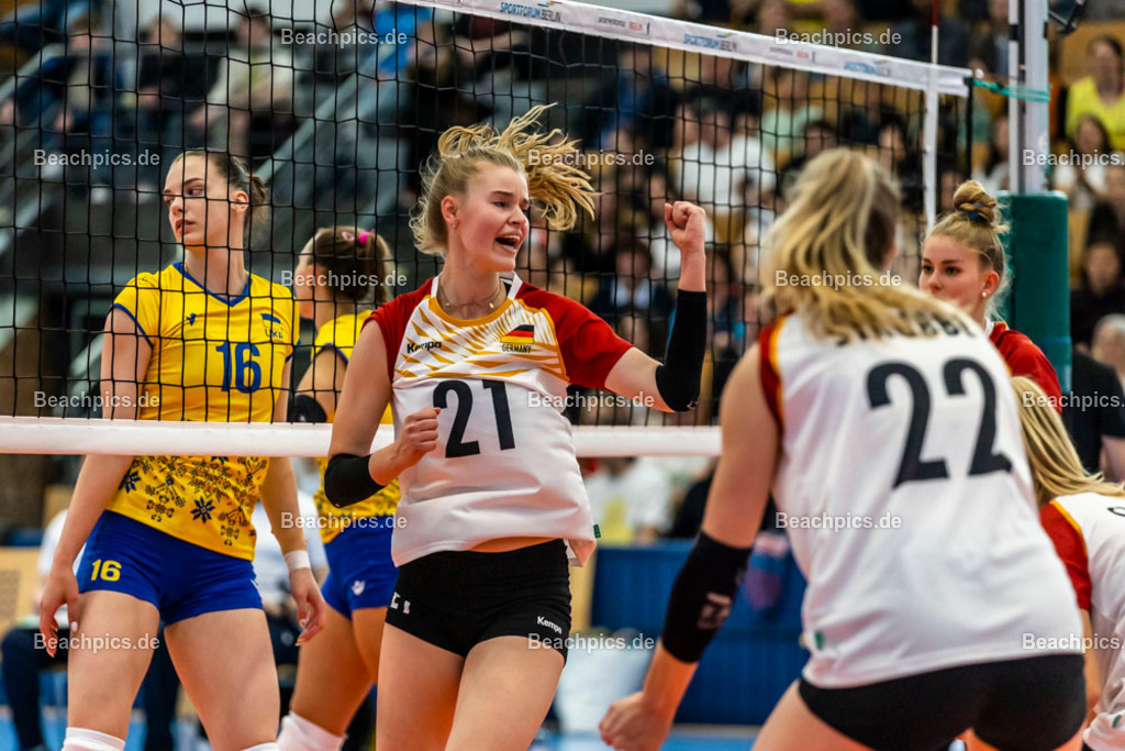 2023-00070931-Freundschaftsspiel-Deutschland-Ukraine | Jubel Camilla WEITZEL GER 20.05.2023; Berlin Foto: Gerold Rebsch - www.beachpics.de

