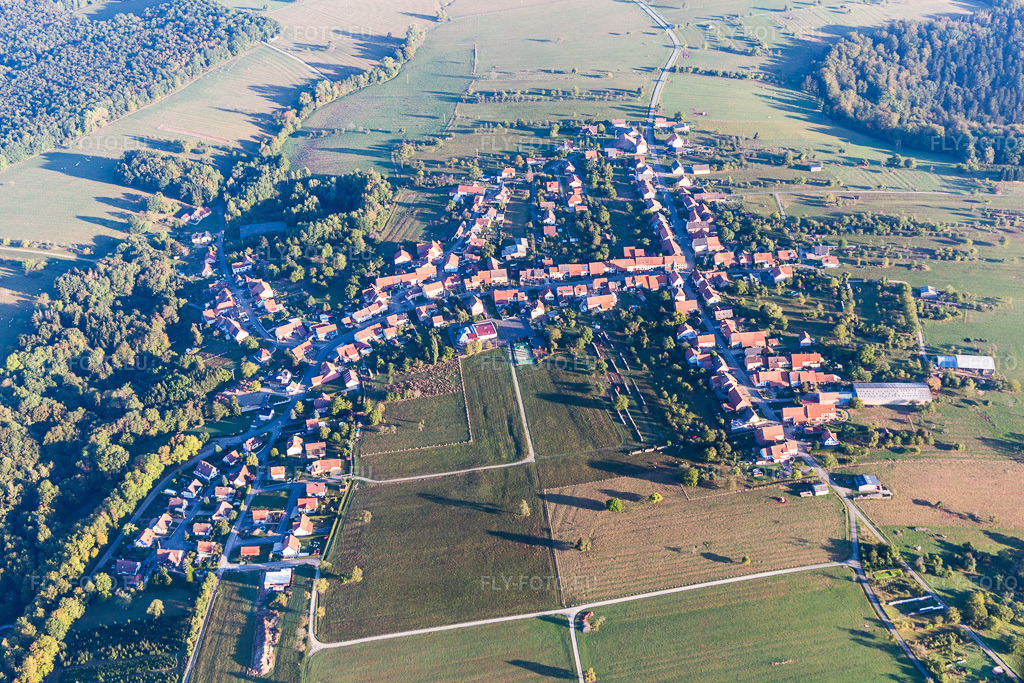 Vue aérienne: Vue de la ville à Schœnbourg dans le département Bas Rhin, France. Photo: IMG_111687.jpg prise le 16/09/2018 par Werner Riehm/FLY-FOTO.euRésolution de l'original: 5021 x 3347 px