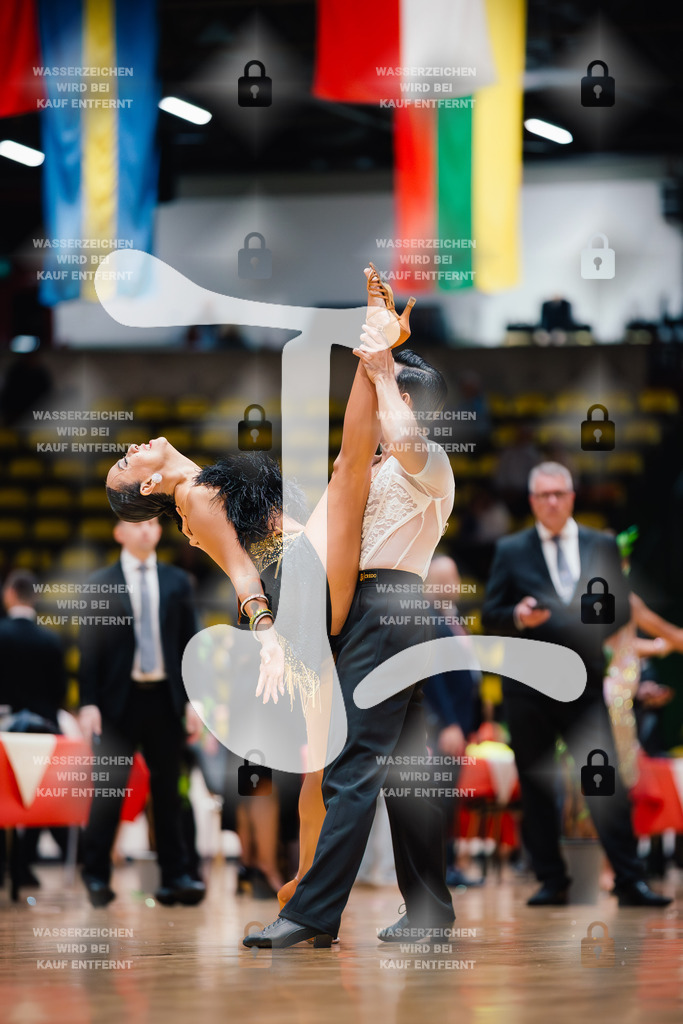 Hessen Tanzt WDSF Open Senior I Latin 8th (204) Anselmo Jr Estillore _ Eleanor Hayco (Philippines)-2025-05-17-2052 | Webshop for digital downloads and prints of dance sport, event & show photographer Julian Link - Realisiert mit Pictrs.com