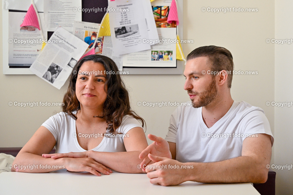 Med Campus IV_ Landesfrauen- und Kinderklinik_ Neugeborenenstation_ 06.07.2023-4 | 06.07.2023, Linz, AUT, Kepler Universitaetsklinikum Linz, Med Campus IV, Landesfrauen- und Kinderklinik, Neugeborenenstation, im Bild Esmeralda Kaiser (27) und Benjamin Kaiser (30) aus Linz
