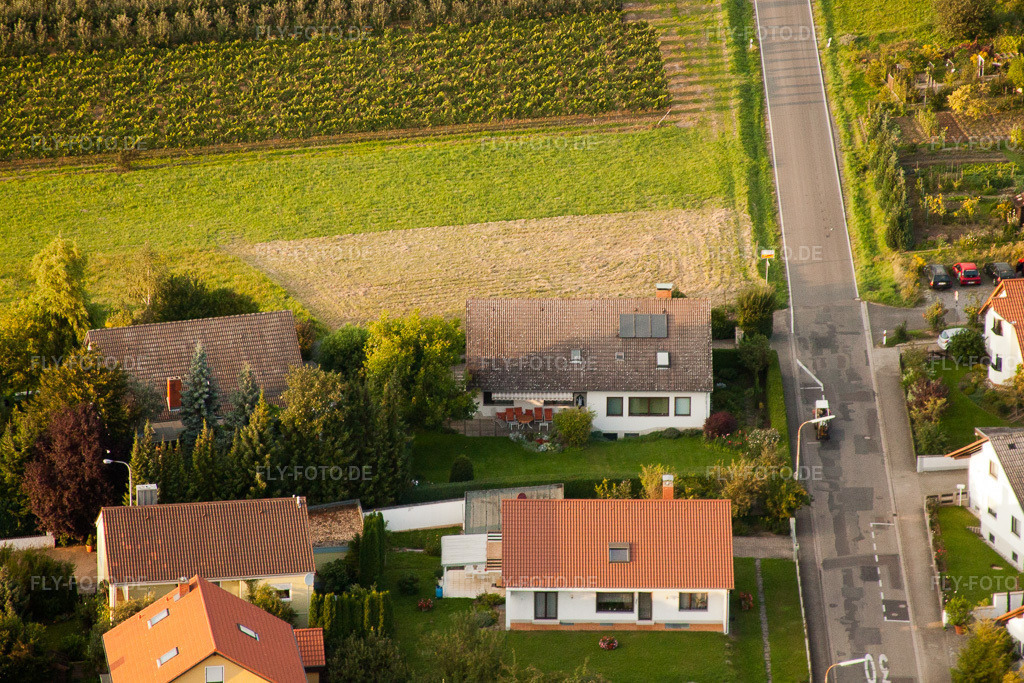 Luftbild: Godramstein, Ortsausgang Böchinger Straße im Ortsteil Godramstein in Landau im Bundesland Rheinland-Pfalz in Deutschland. Foto: IMG_33023.jpg vom 03.09.2010 durch Werner Riehm/FLY-FOTO.de