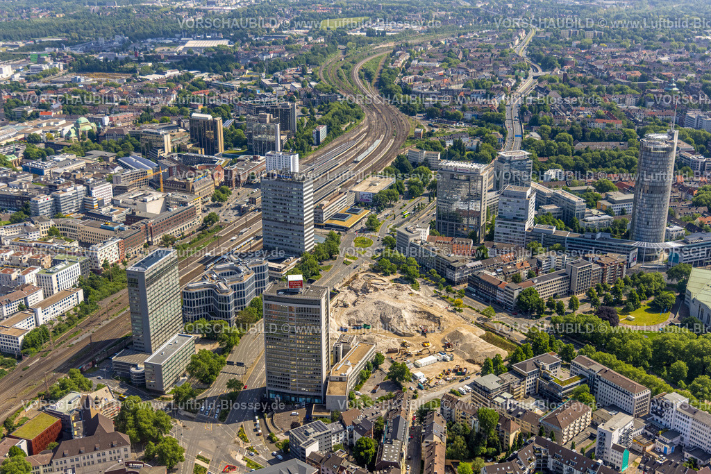 Essen220502241 | Luftbild, Abriss Ypsilon-Haus der RWE Zentrale Essen in der Huyssenallee für geplanten Bürocampus, Südviertel, Essen, Ruhrgebiet, Nordrhein-Westfalen, Deutschland