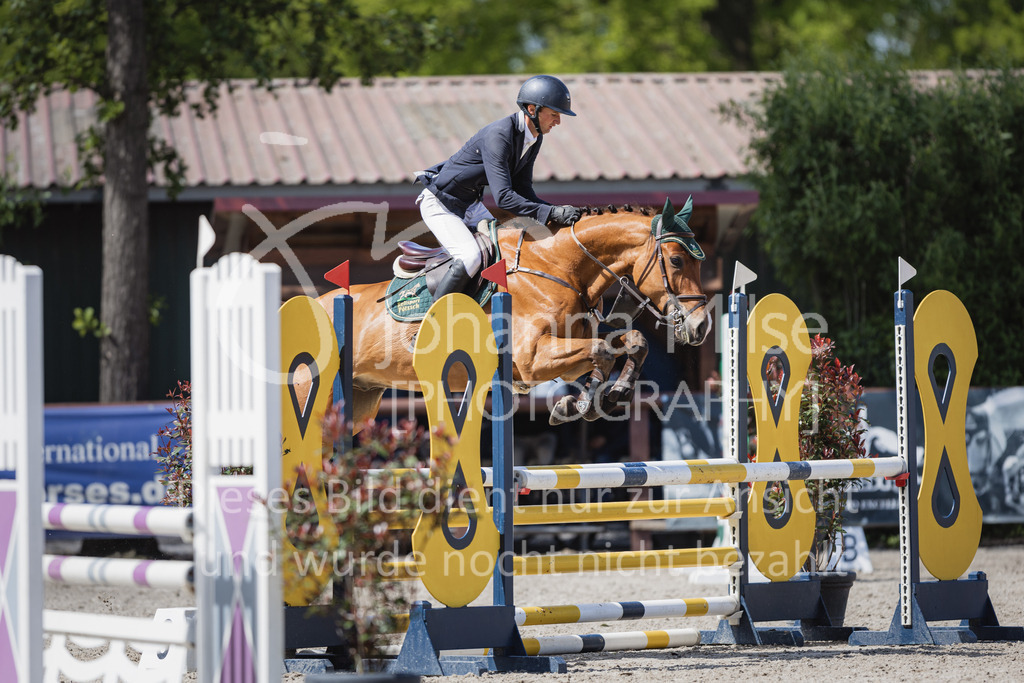 230516_Mühlen_03SprPf-A-313 | Deine schönsten Turniermomente als professionelle Fotos! Entdecke hochwertige Pferdesport-Fotografie im Online-Shop. Jetzt Fotos finden & bestellen!